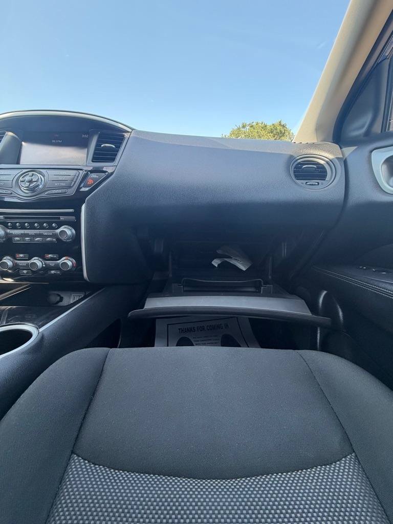 Used 2019 Nissan Pathfinder S FWD image 29