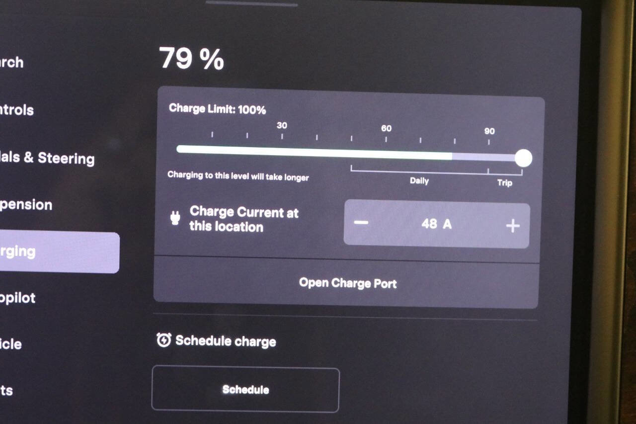 Used 2020 Tesla Model X image 45