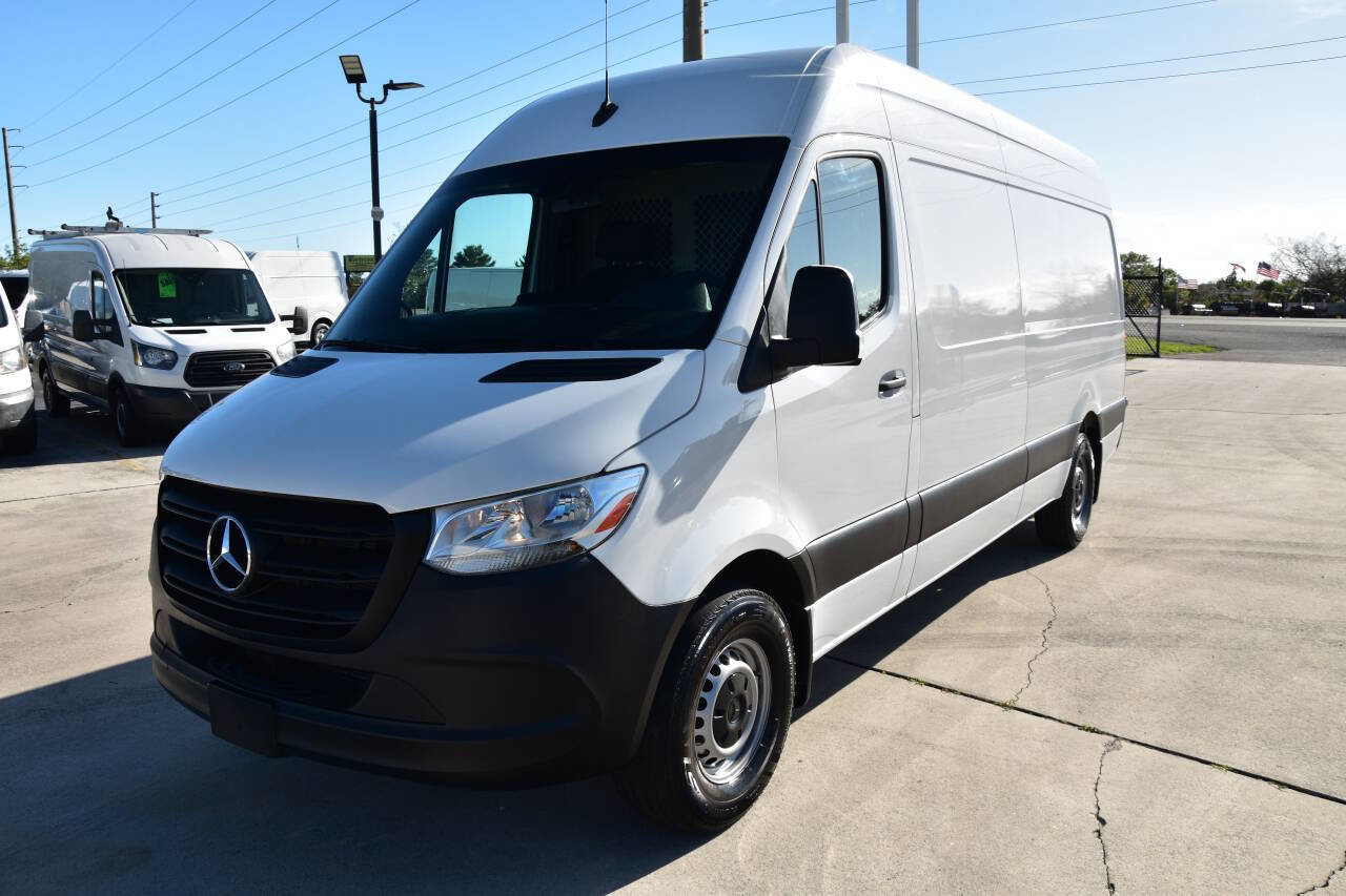 Used 2023 Mercedes-Benz Sprinter 2500 image 3