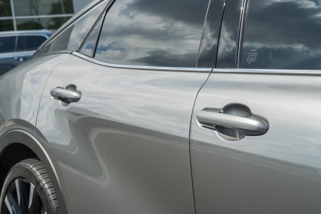 Used 2024 Toyota Crown Platinum AWD/4WD image 16