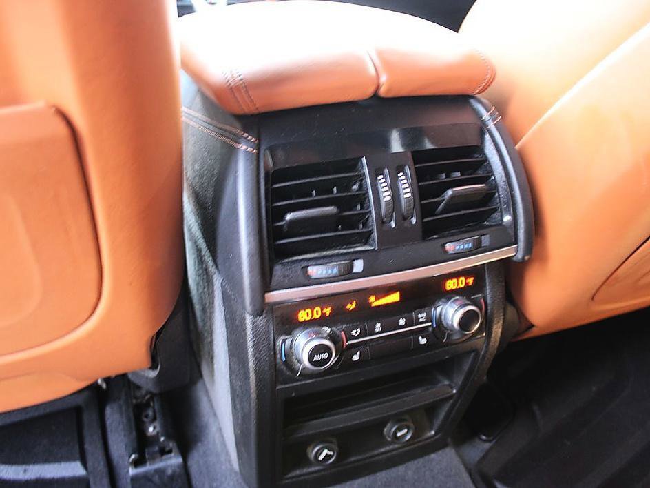 Used 2015 BMW X5 M image 17