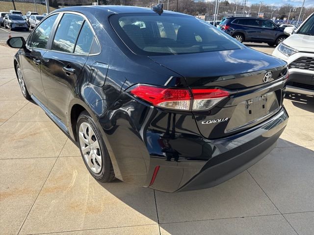 Used 2023 Toyota Corolla LE image 5