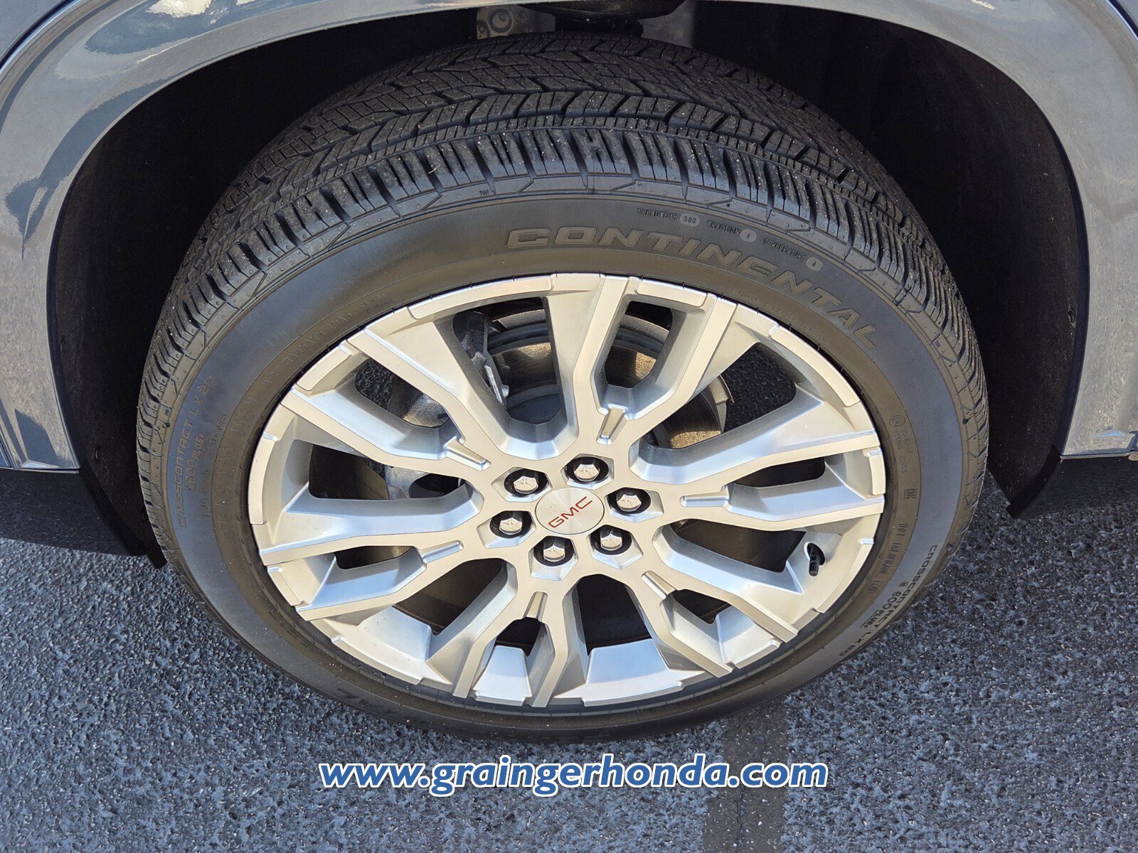 Used 2024 GMC Acadia Denali w/ Super Cruise Package image 17