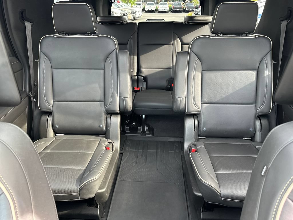 Used 2021 Chevrolet Tahoe Premier w/ Premium Package AWD/4WD image 27