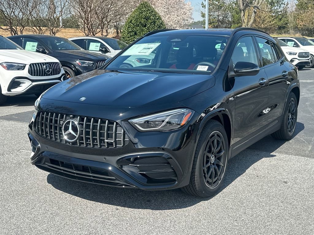 New 2026 Mercedes-Benz GLA 35 AMG 4MATIC image 3