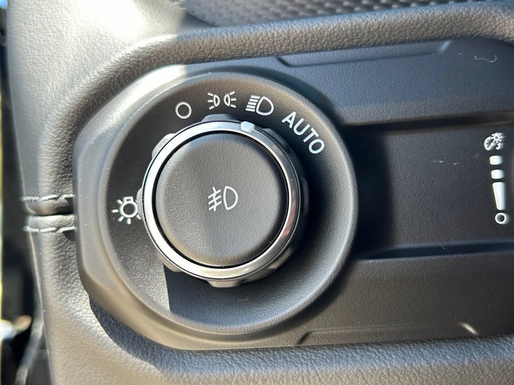 Used 2025 Jeep Wrangler Unlimited Rubicon AWD/4WD image 25