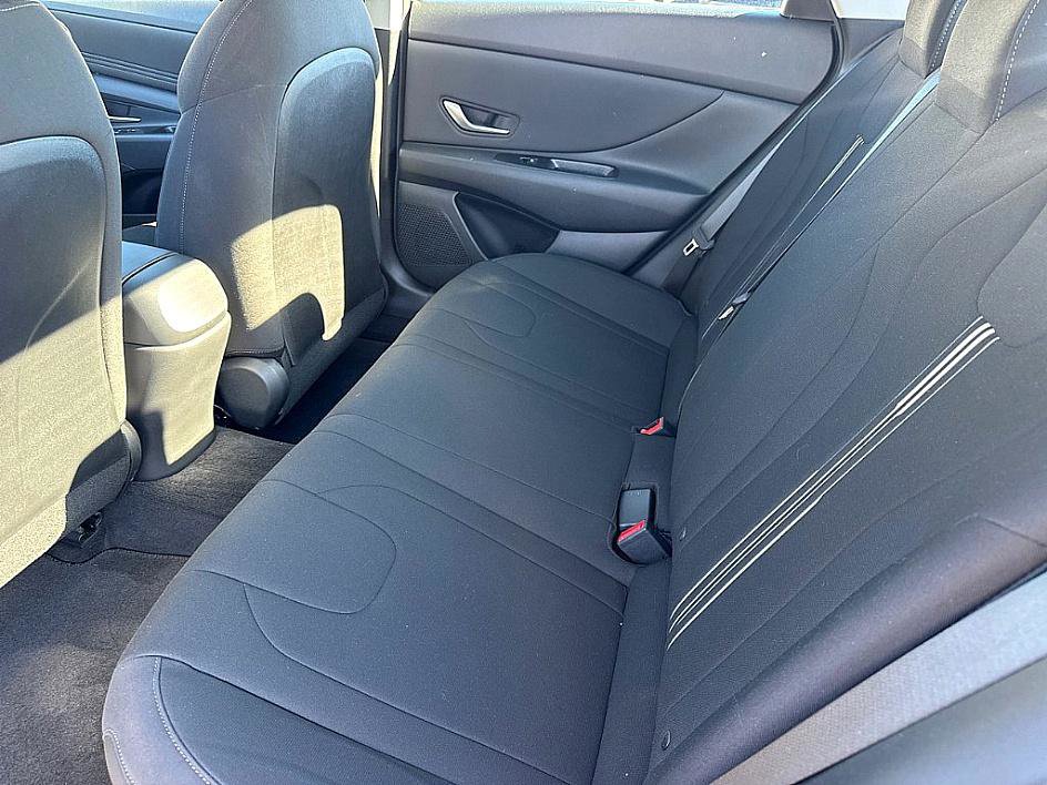 Certified 2023 Hyundai Elantra SEL w/ Convenience Package image 10