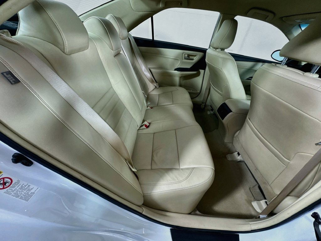 Used 2015 Toyota Camry XLE FWD image 32