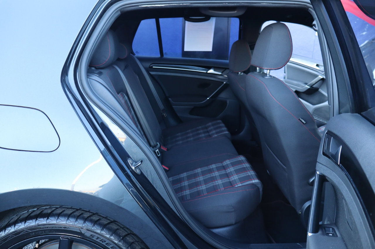 Used 2017 Volkswagen GTI Sport image 31