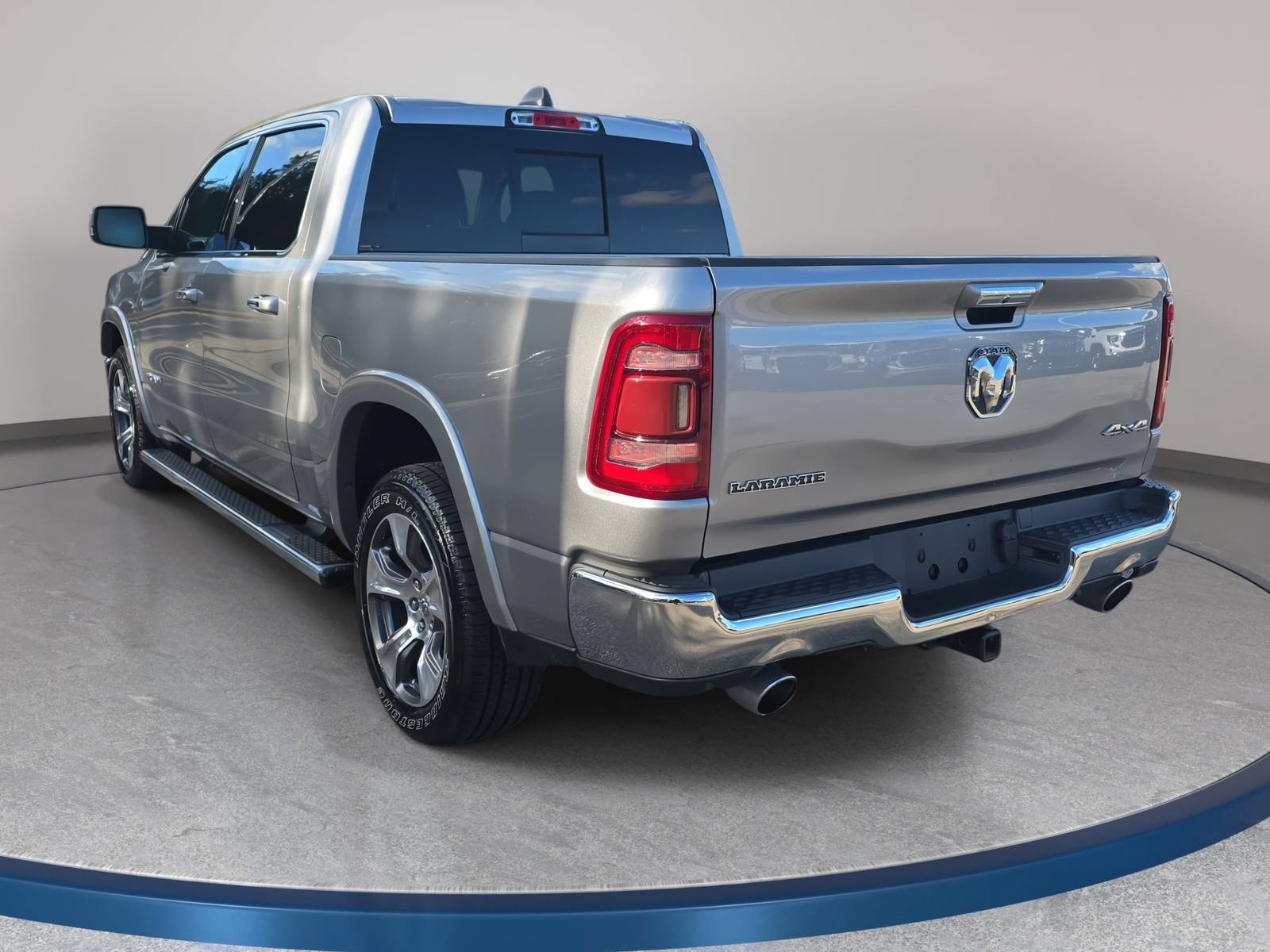 Used 2021 RAM 1500 Laramie AWD/4WD image 7