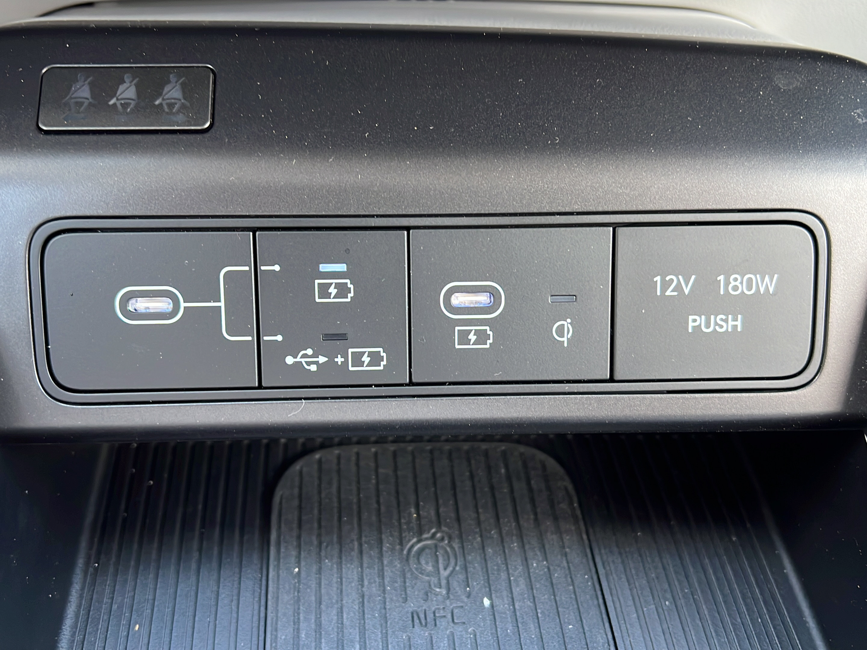 Certified 2025 Hyundai Kona Limited FWD image 19