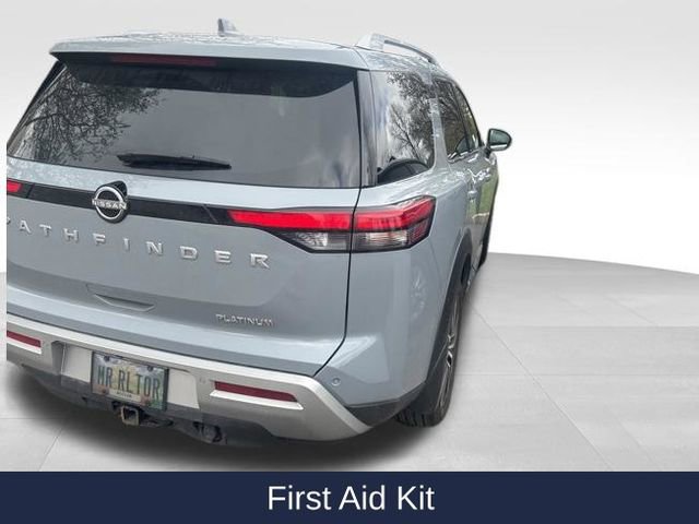 Used 2024 Nissan Pathfinder Platinum image 12