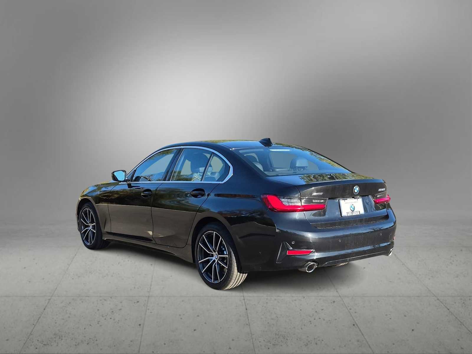 Used 2019 BMW 330i xDrive Sedan w/ Convenience Package AWD/4WD image 6