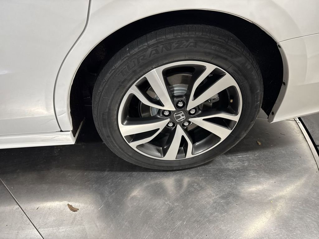 Used 2023 Honda Odyssey Touring image 12