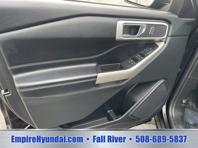 Used 2022 Ford Explorer XLT AWD/4WD image 16