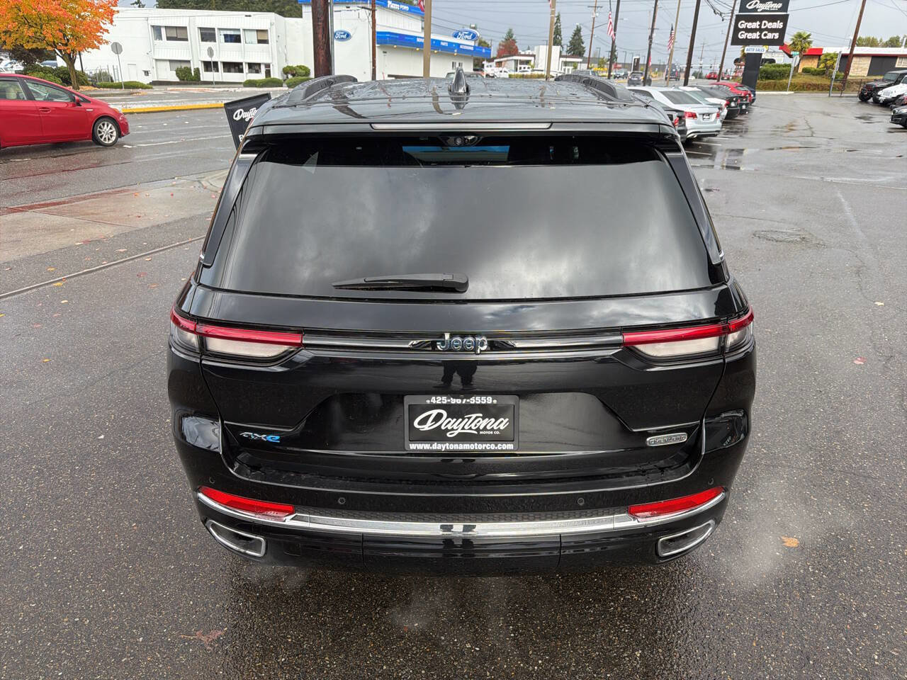 Used 2023 Jeep Grand Cherokee Overland w/ Luxury Tech Group IV image 5