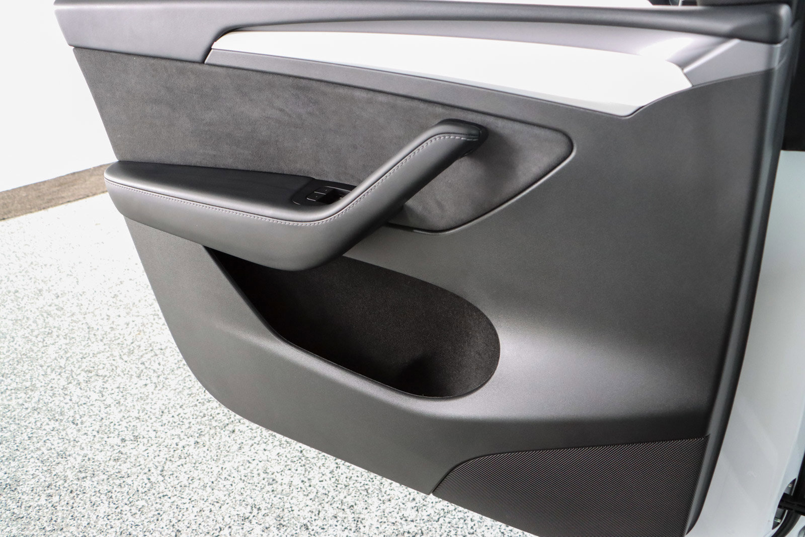 Used 2025 Tesla Model Y Long Range image 19