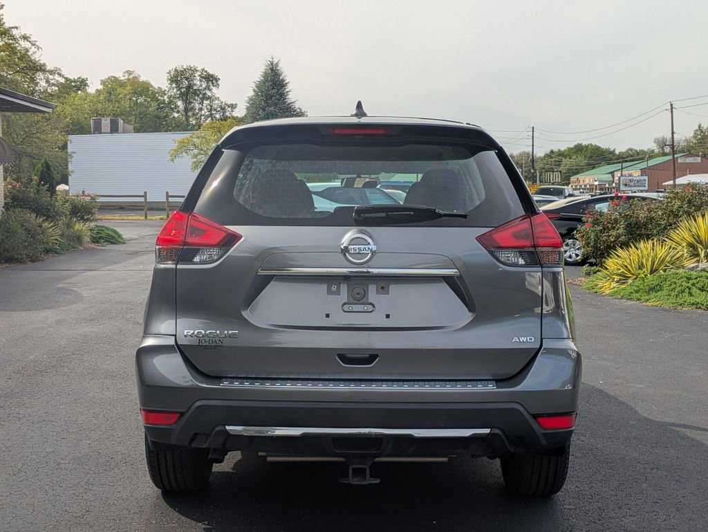 Used 2017 Nissan Rogue S image 5