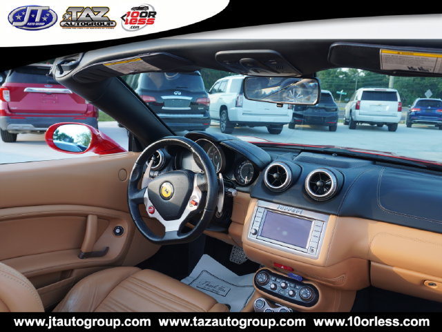 Used 2014 Ferrari California RWD image 24
