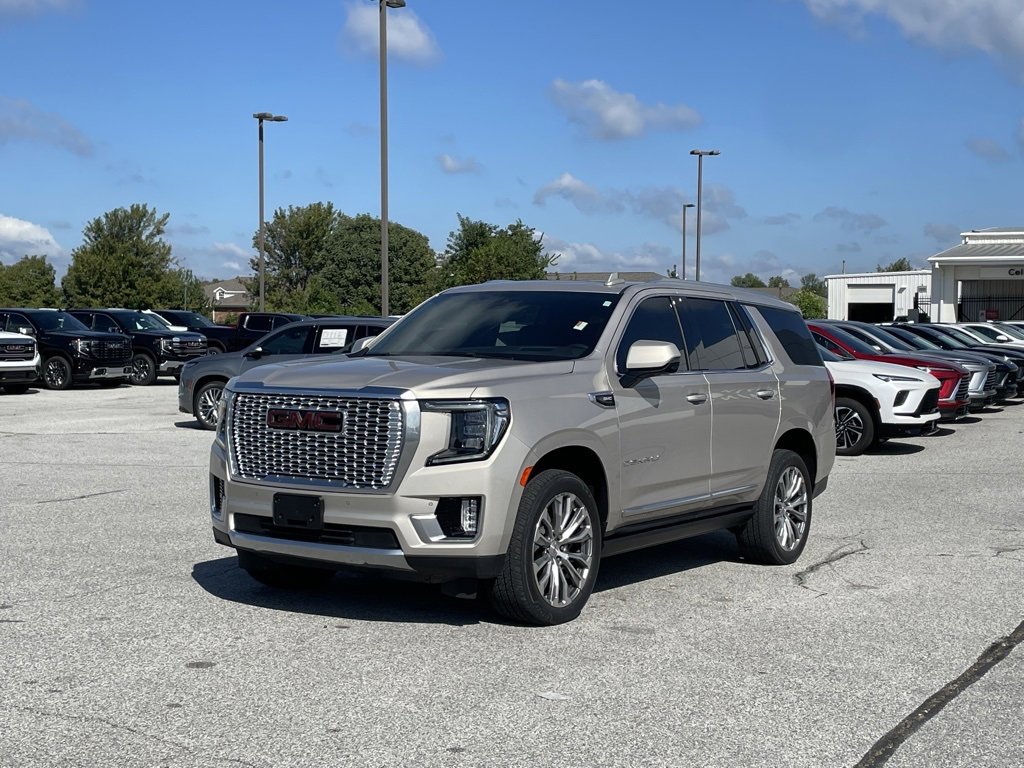 Used 2021 GMC Yukon Denali w/ Denali Premium Package image 3