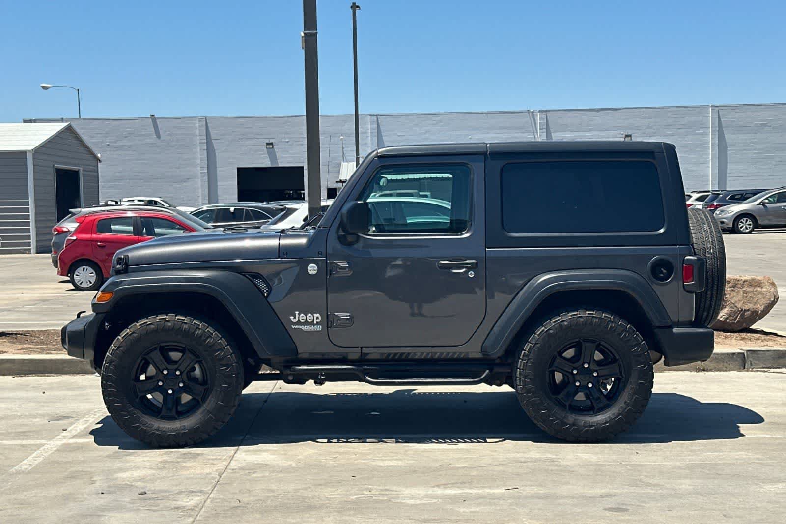 Used 2018 Jeep Wrangler Sport AWD/4WD image 6