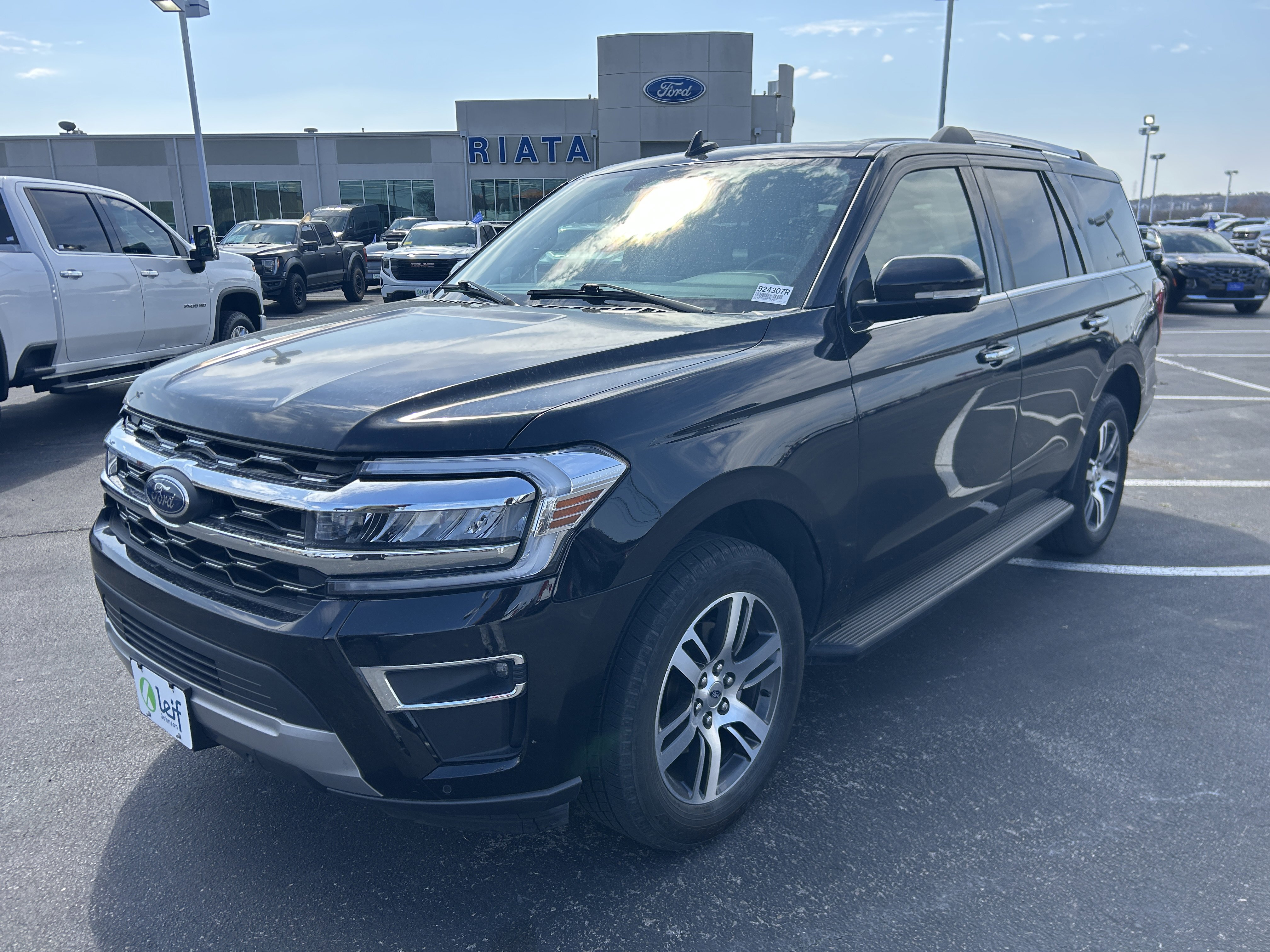 Certified 2024 Ford Expedition Limited image 3