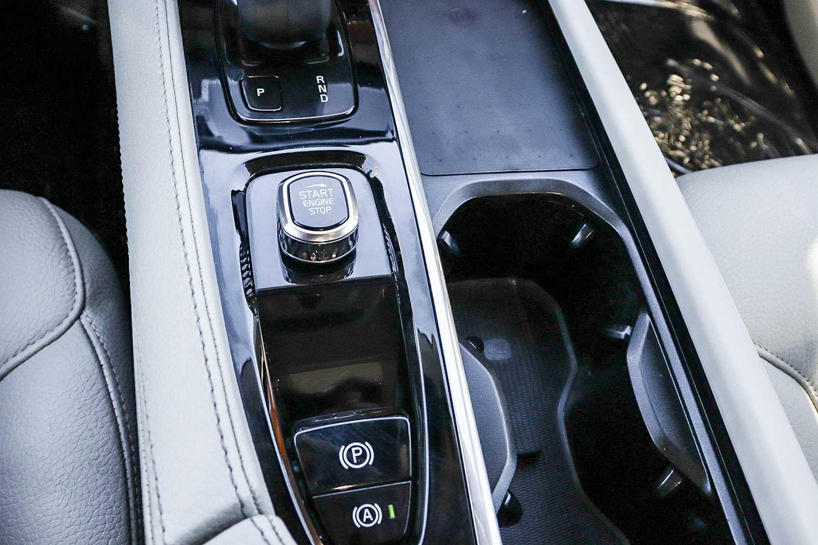 Used 2022 Volvo XC90 T8 Inscription Expression w/ Advanced Package image 30