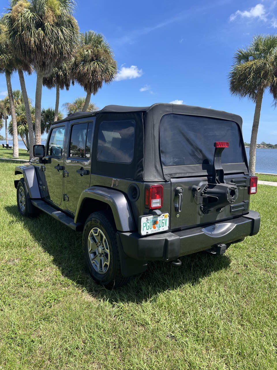 Used 2016 Jeep Wrangler Unlimited Sahara AWD/4WD image 6