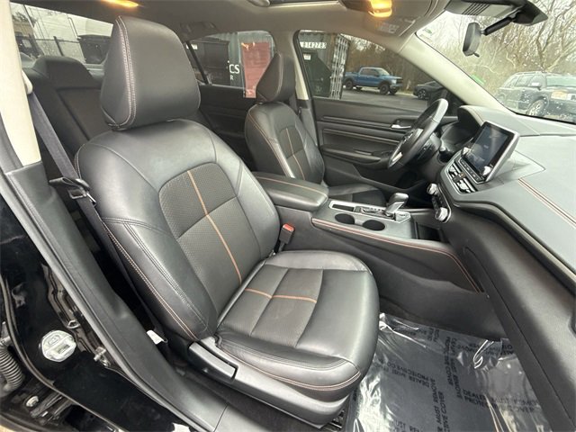 Used 2021 Nissan Altima 2.5 SR w/ SR Premium Package image 24