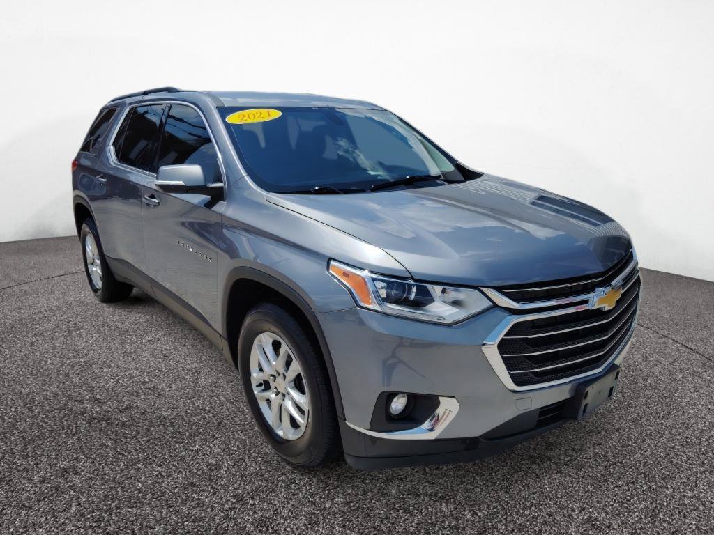 Used 2021 Chevrolet Traverse LT w/ LPO, Cargo Package AWD/4WD image 2