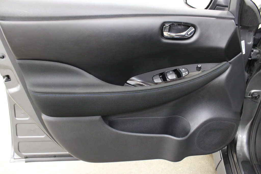 Used 2025 Nissan Leaf S FWD image 16