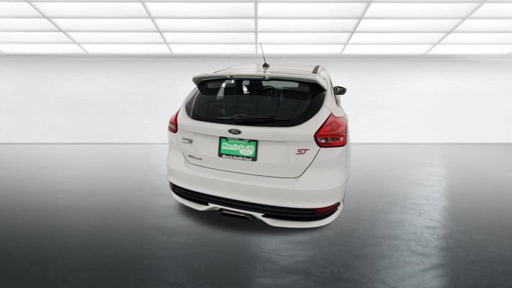 Used 2018 Ford Focus ST FWD image 7