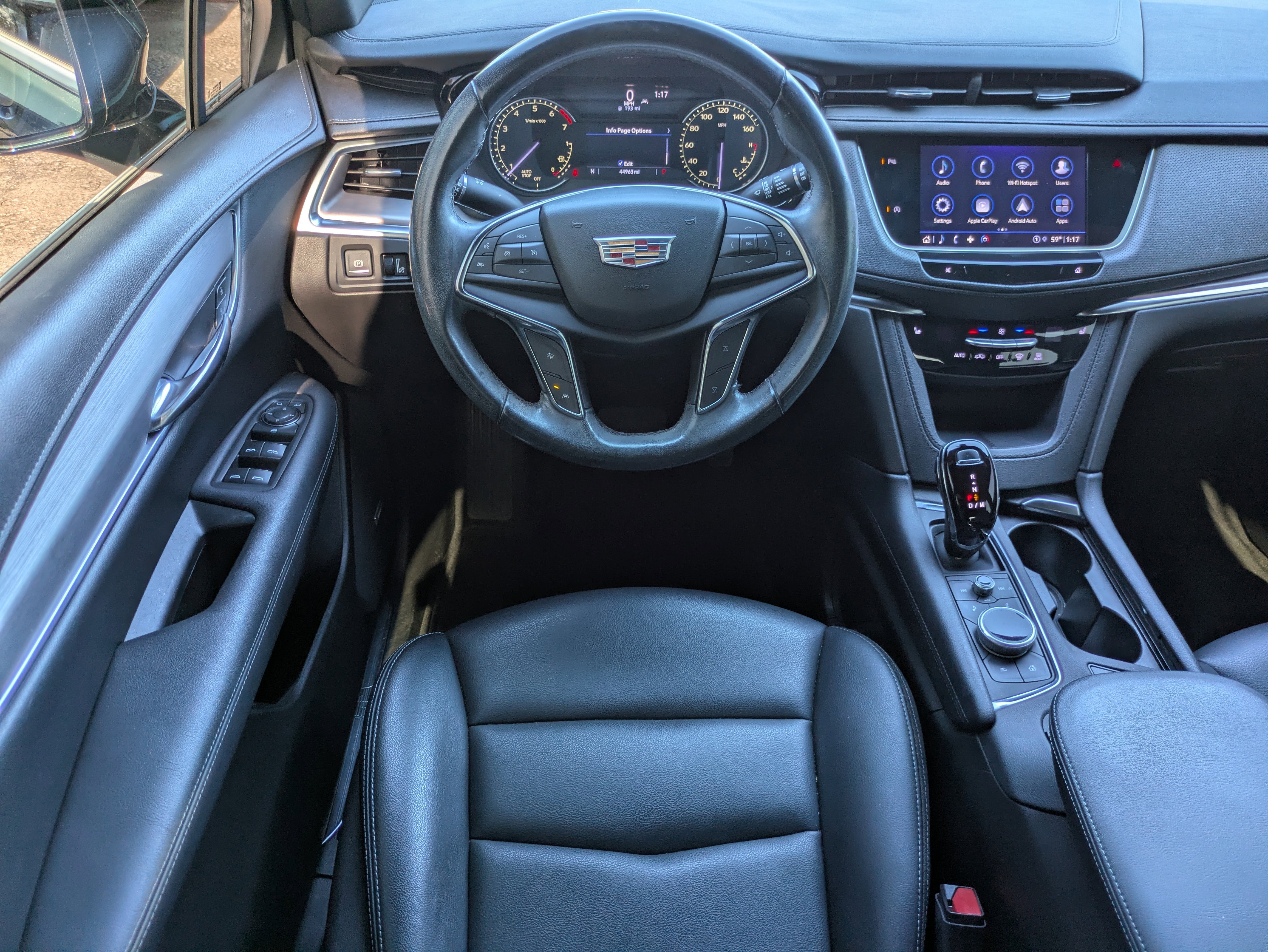 Used 2023 Cadillac XT5 Luxury image 3