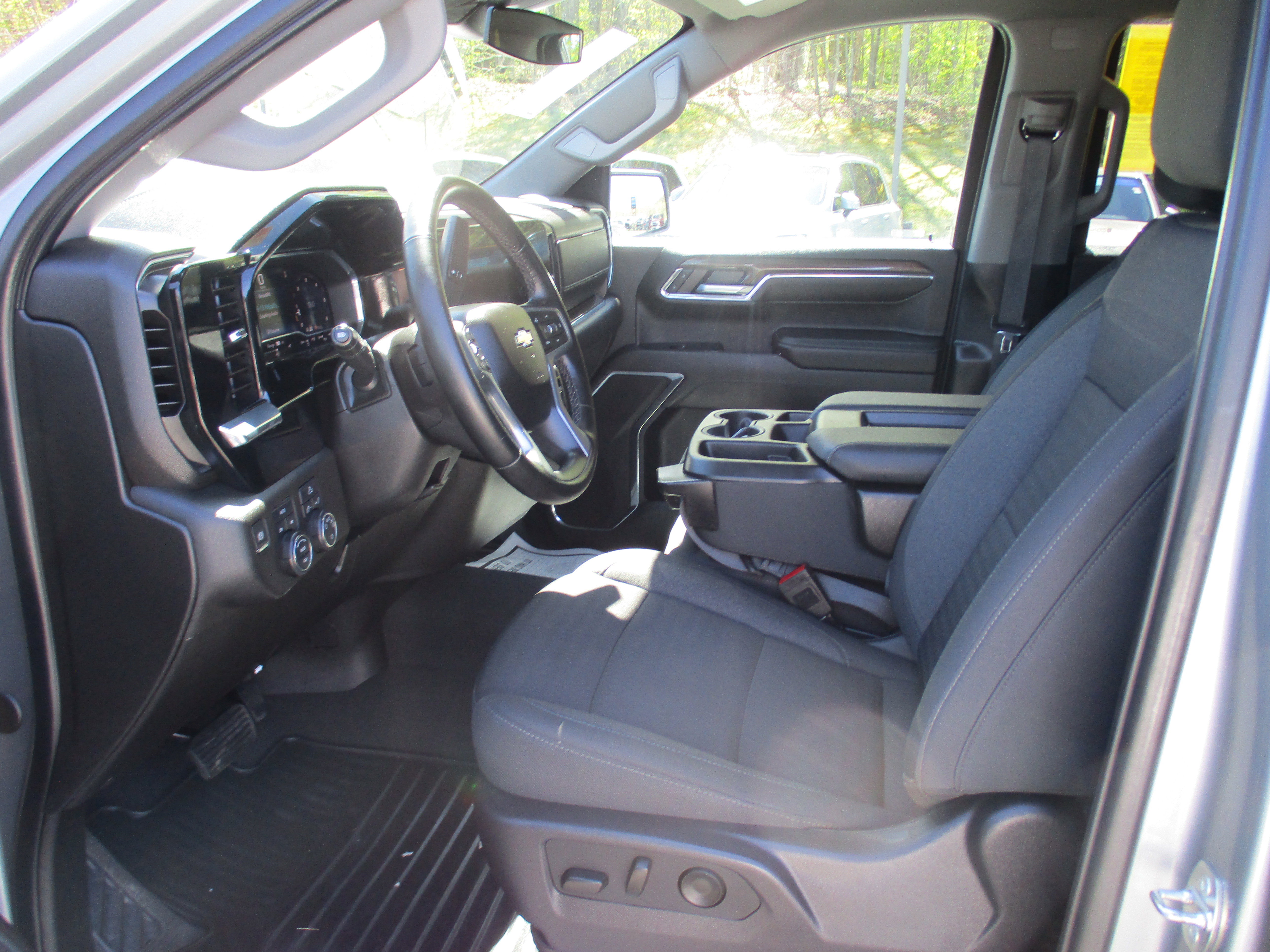 Certified 2024 Chevrolet Silverado 1500 LT AWD/4WD image 11