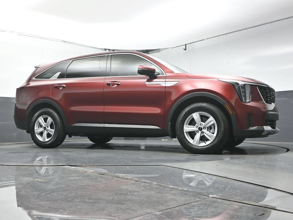 Used 2025 Kia Sorento LX FWD image 32