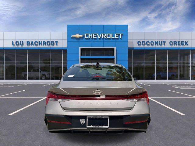 Used 2025 Hyundai Elantra SEL FWD image 7
