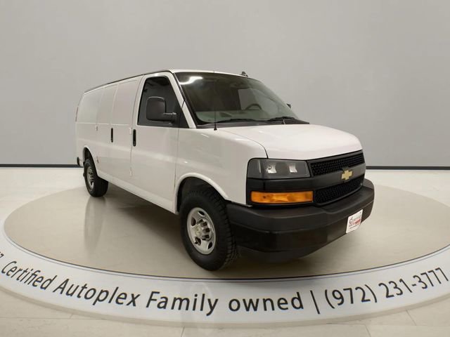 Used 2022 Chevrolet Express 2500 w/ Driver Convenience Package RWD image 7