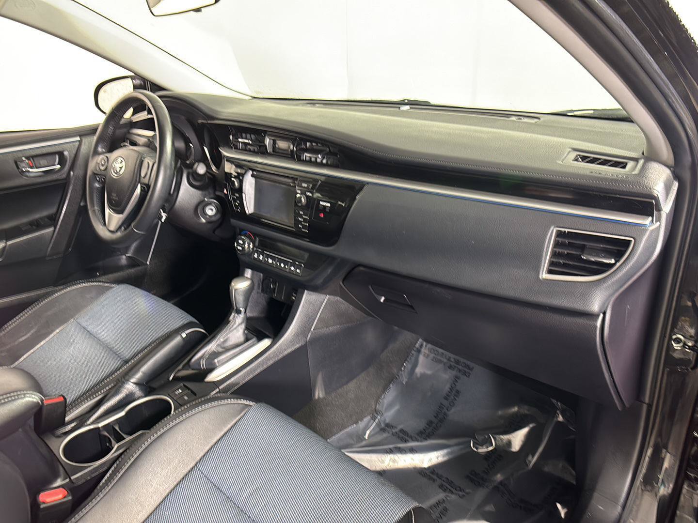 Used 2015 Toyota Corolla S FWD image 17