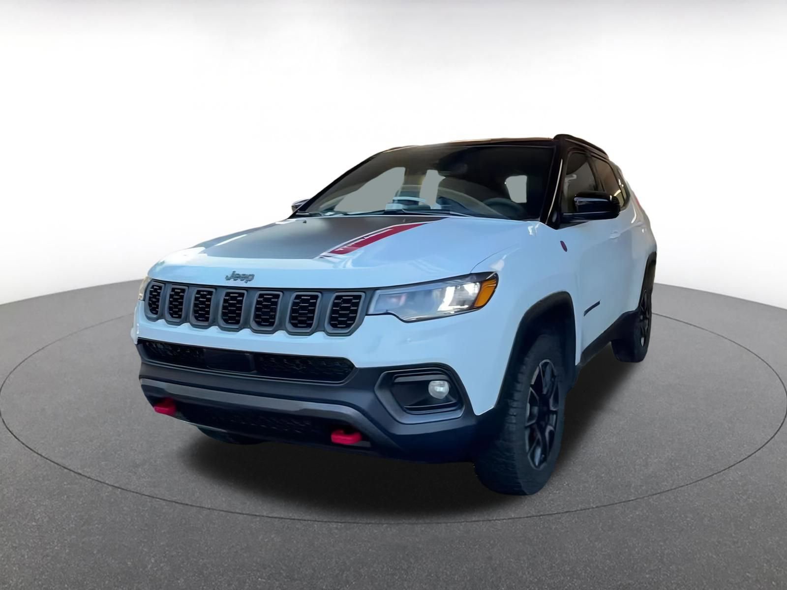 Used 2025 Jeep Compass Trailhawk image 7