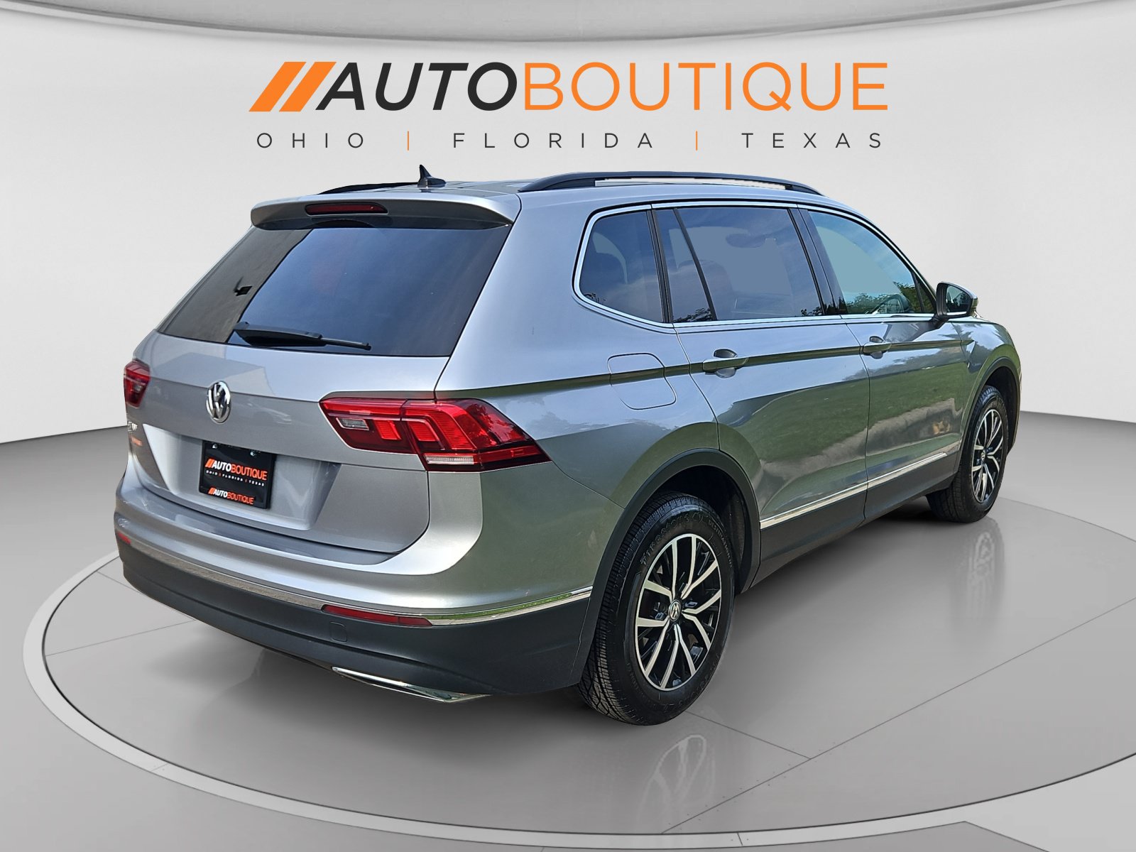 Used 2021 Volkswagen Tiguan SE FWD image 5