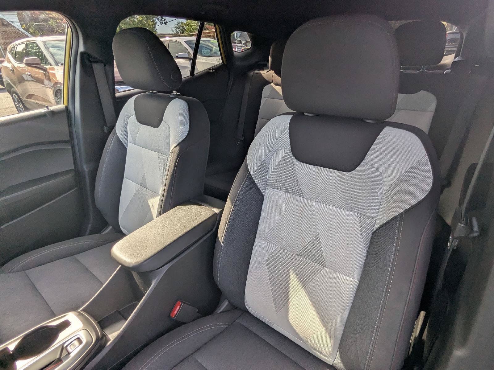 Used 2024 Chevrolet Trax RS w/ Driver Confidence Package FWD image 26