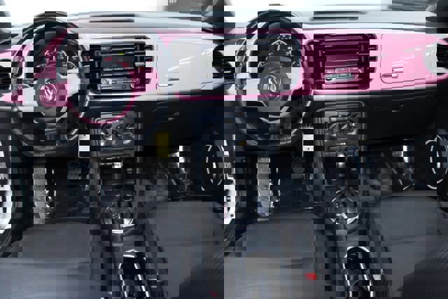 Used 2013 Volkswagen Beetle 2.5 image 2