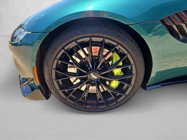 Used 2022 Aston Martin V8 Vantage Roadster RWD image 17