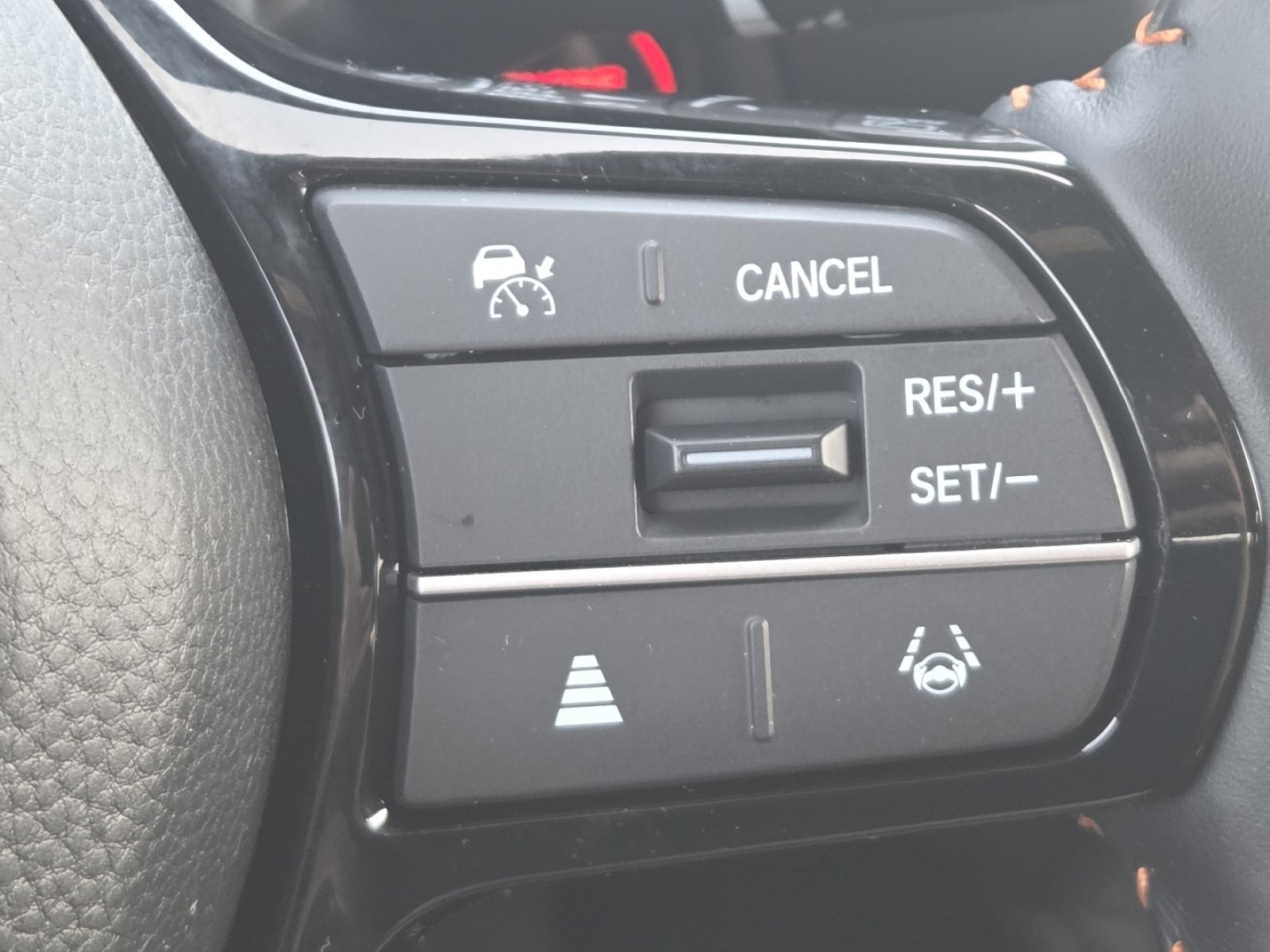 Used 2025 Honda HR-V Sport image 8