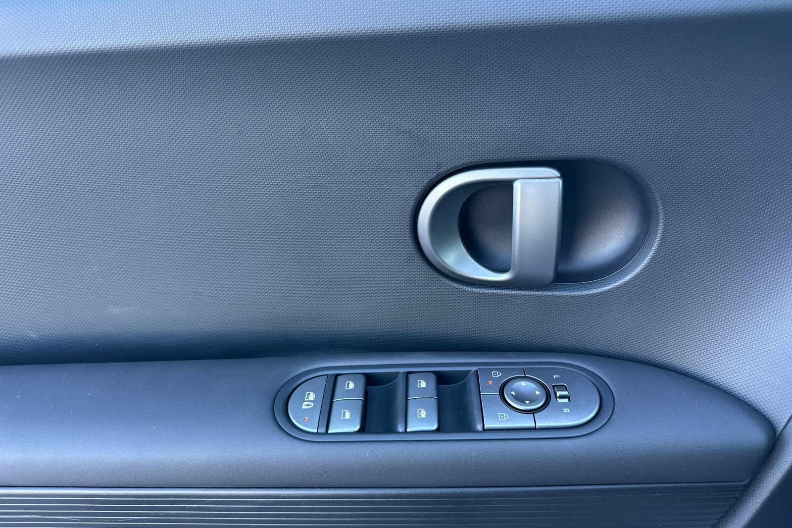 New 2026 Hyundai Ioniq 5 SEL image 11