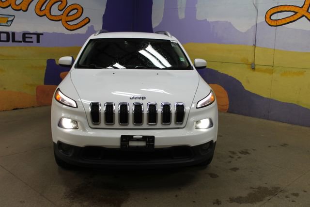 Used 2018 Jeep Cherokee Latitude w/ Cold Weather Group AWD/4WD image 3