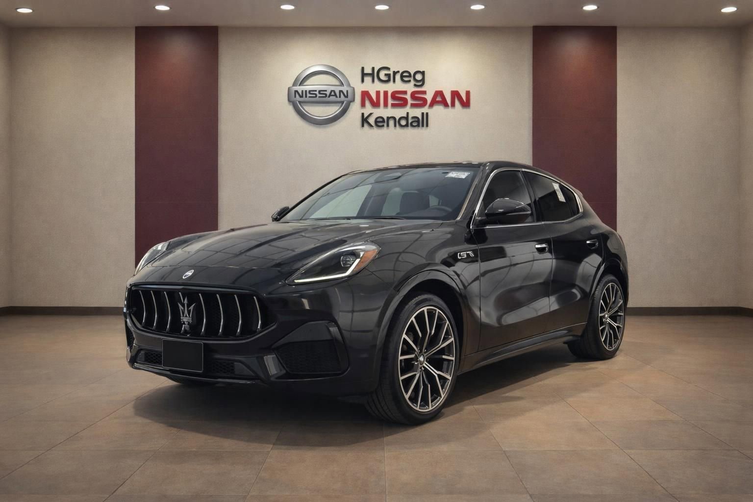 Used 2023 Maserati Grecale GT image 3