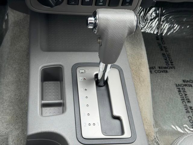 Used 2016 Nissan Frontier SL w/ Moonroof Package AWD/4WD image 16