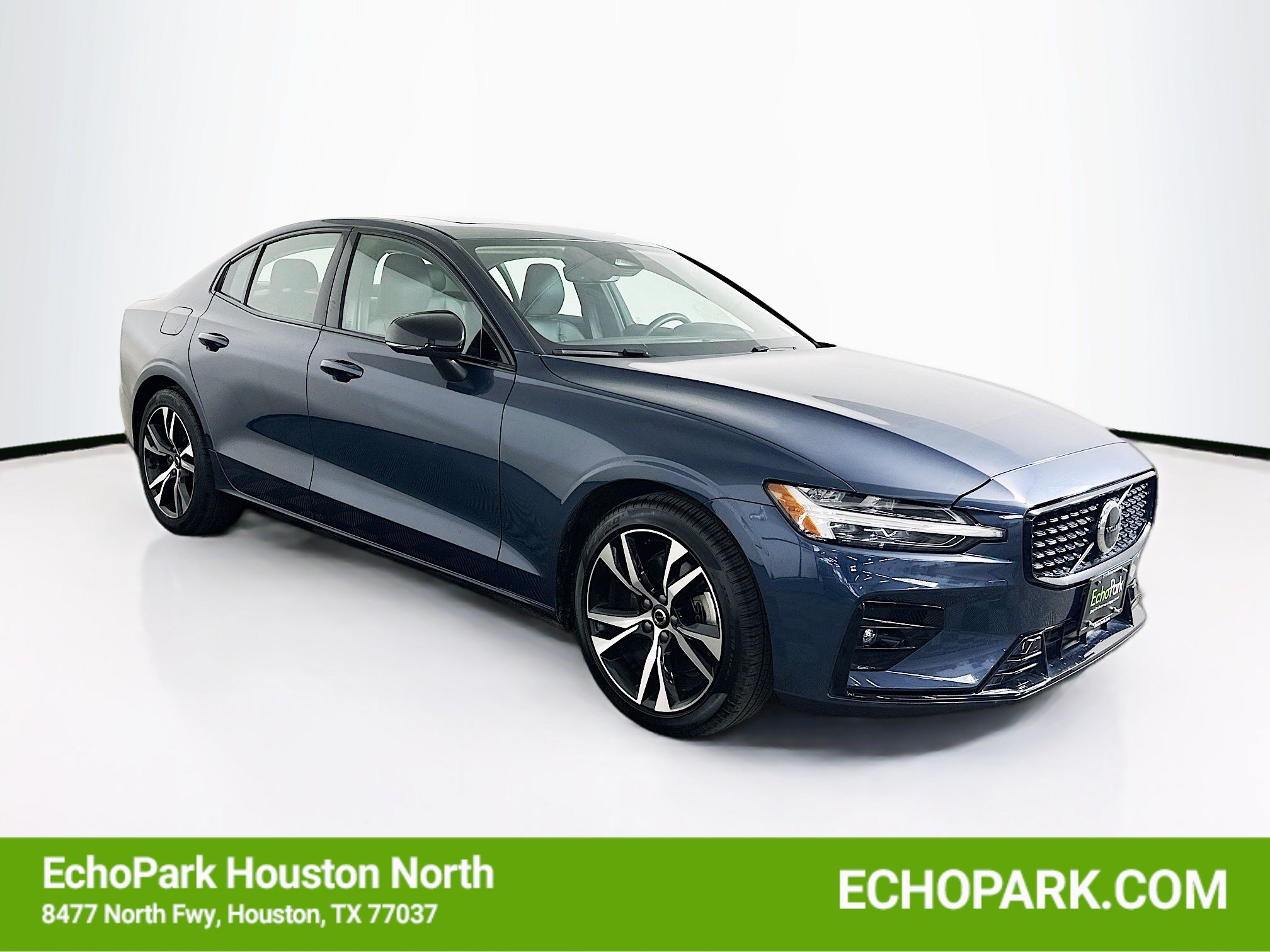 Used 2024 Volvo S60 B5 Core FWD image 1