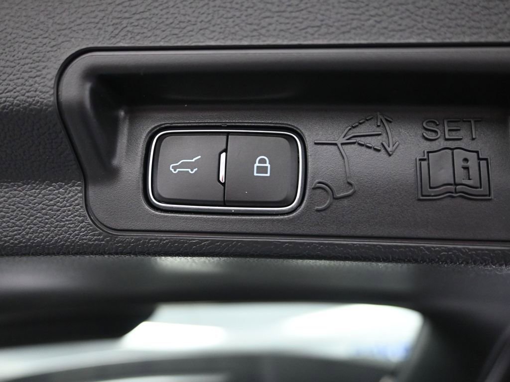 Used 2023 Ford Explorer Limited image 36